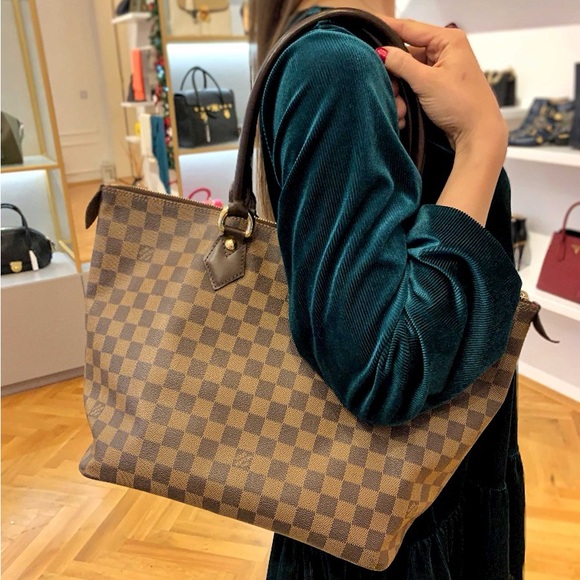 Authentic Louis Vuitton Damier Ebene Saleya MM - Picture 4 of 17